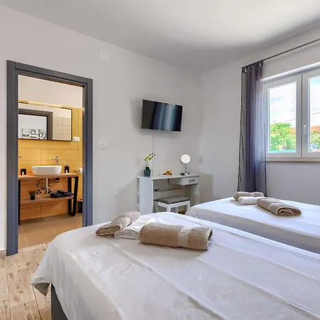 Veli Vrt By Interhome