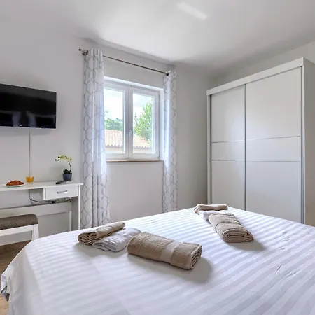 Veli Vrt By Interhome