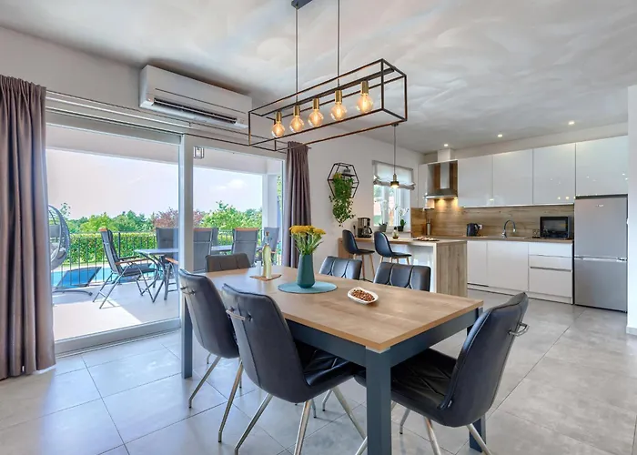 Veli Vrt By Interhome * Zminj