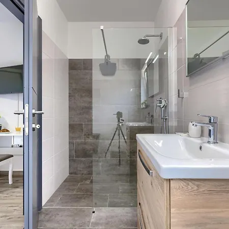 Ferienhaus Veli Vrt By Interhome *