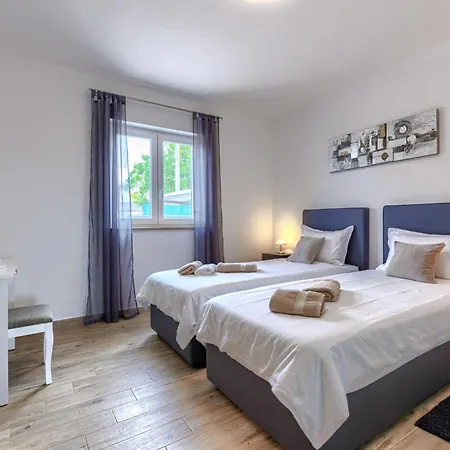 Veli Vrt By Interhome Feriehus Žminj